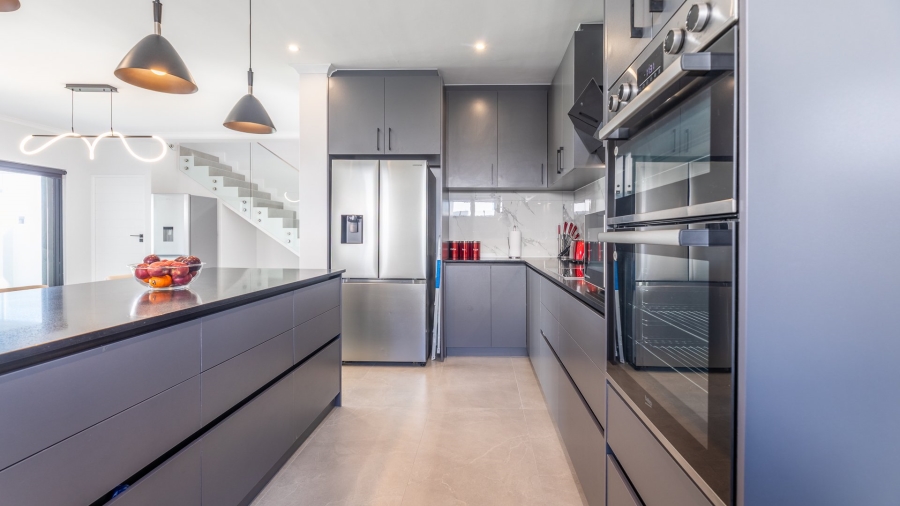 4 Bedroom Property for Sale in Sandown Western Cape